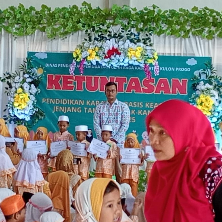 Ketuntasan Iqro TK se Kapanewon Galur di Balai Kalurahan Nomporejo